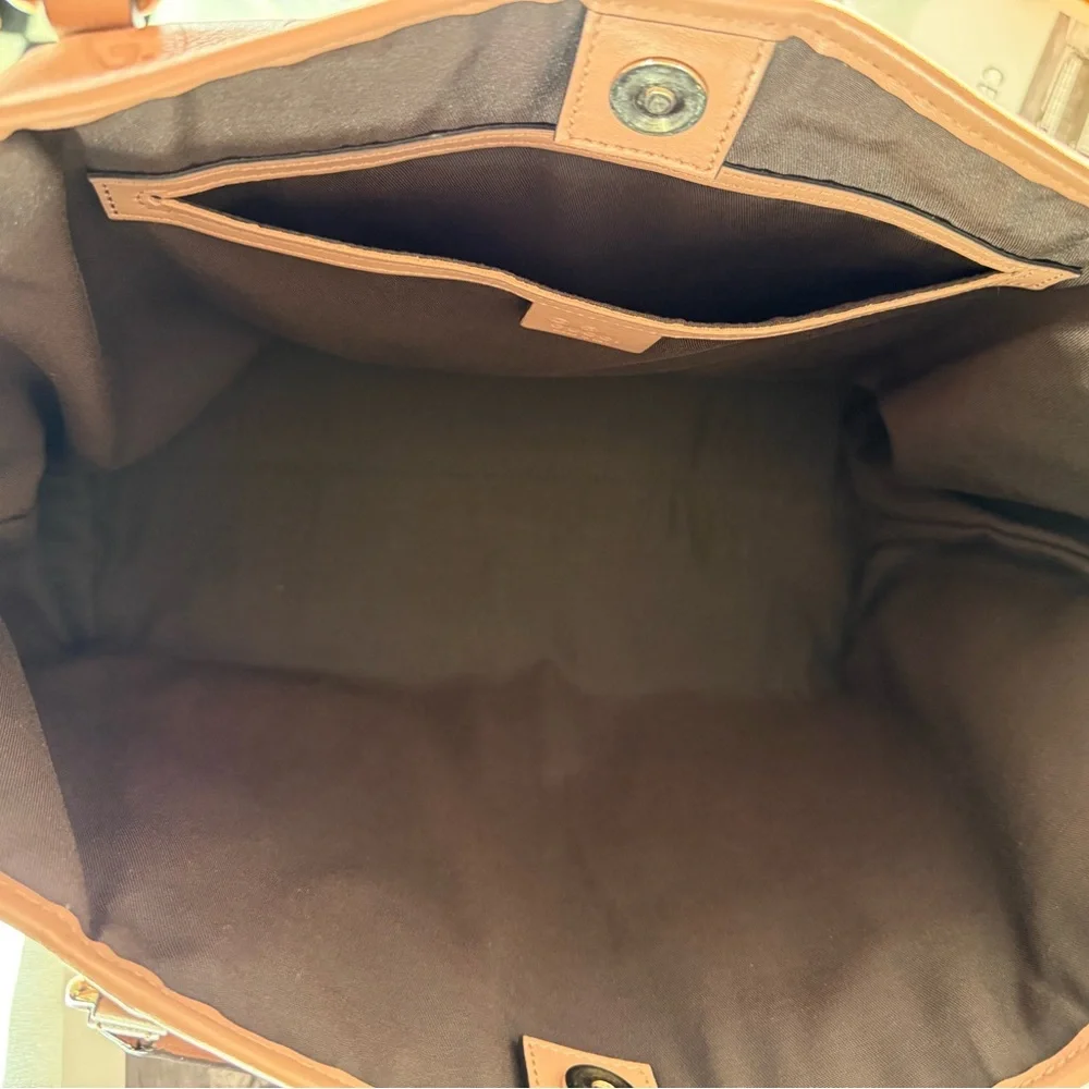 Gucci Pink Embossed GG Leather Tote - Picture 10 of 14